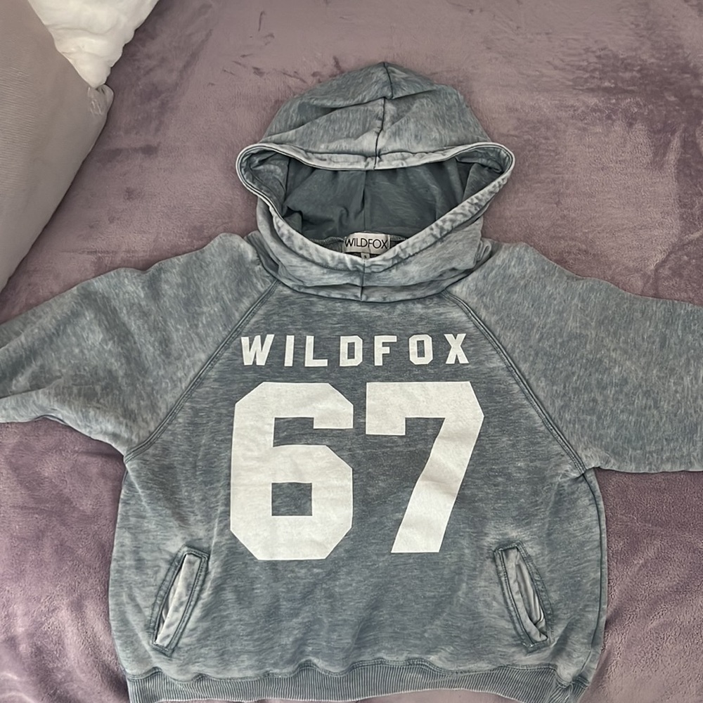 Wildfox mock neck short sleeve gray pullover hoodie - SMALL